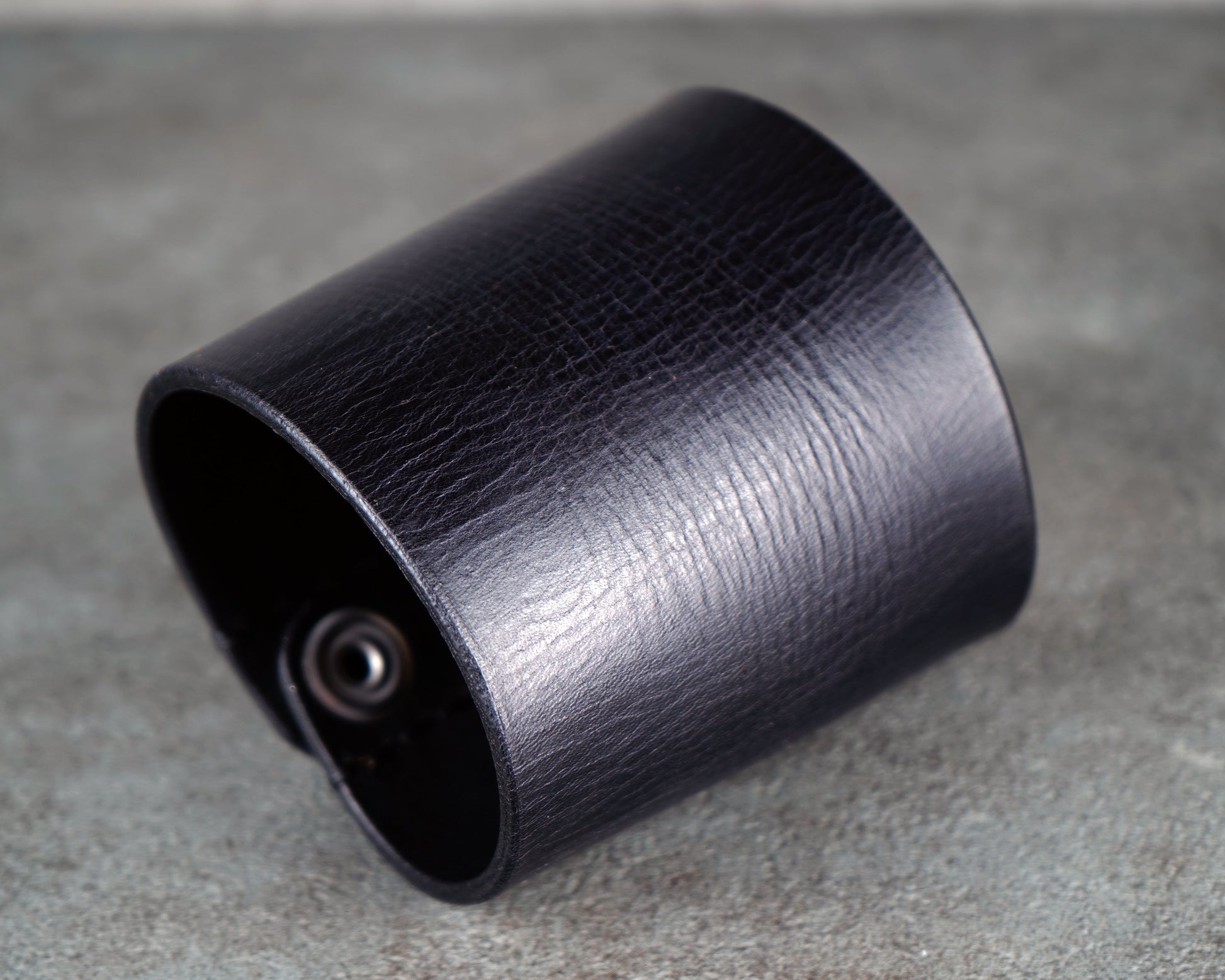black wide leather cuff 8cm handmade premium leather
