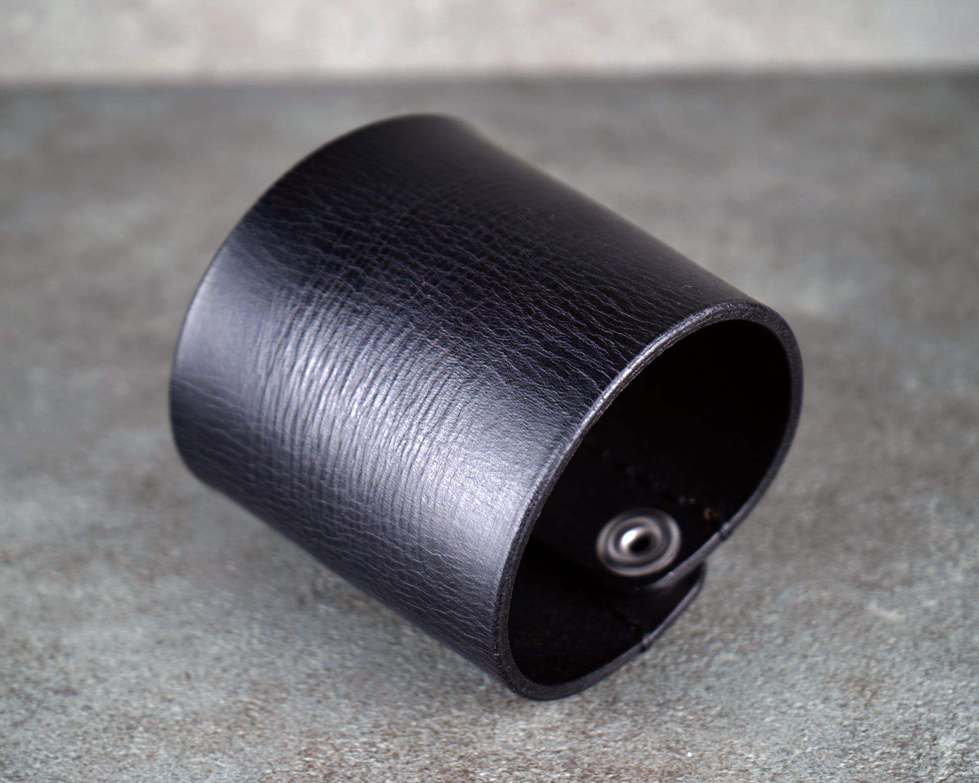 black wide leather cuff 8cm handmade premium leather
