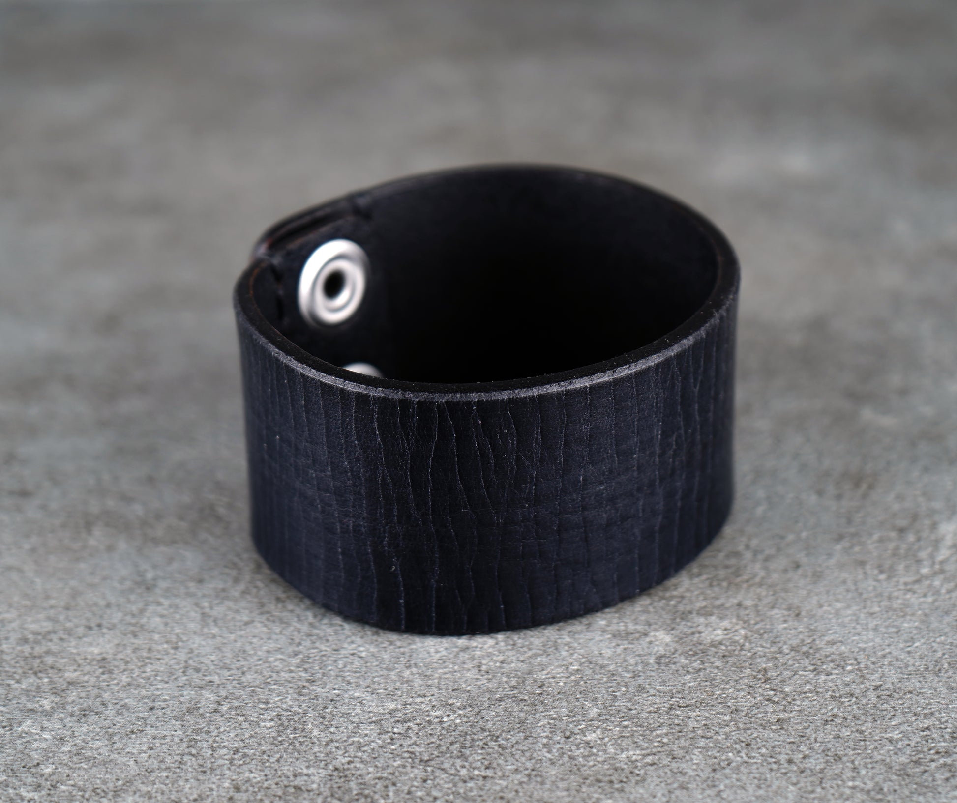 classic black leather cuff 4cm handmade premium leather
