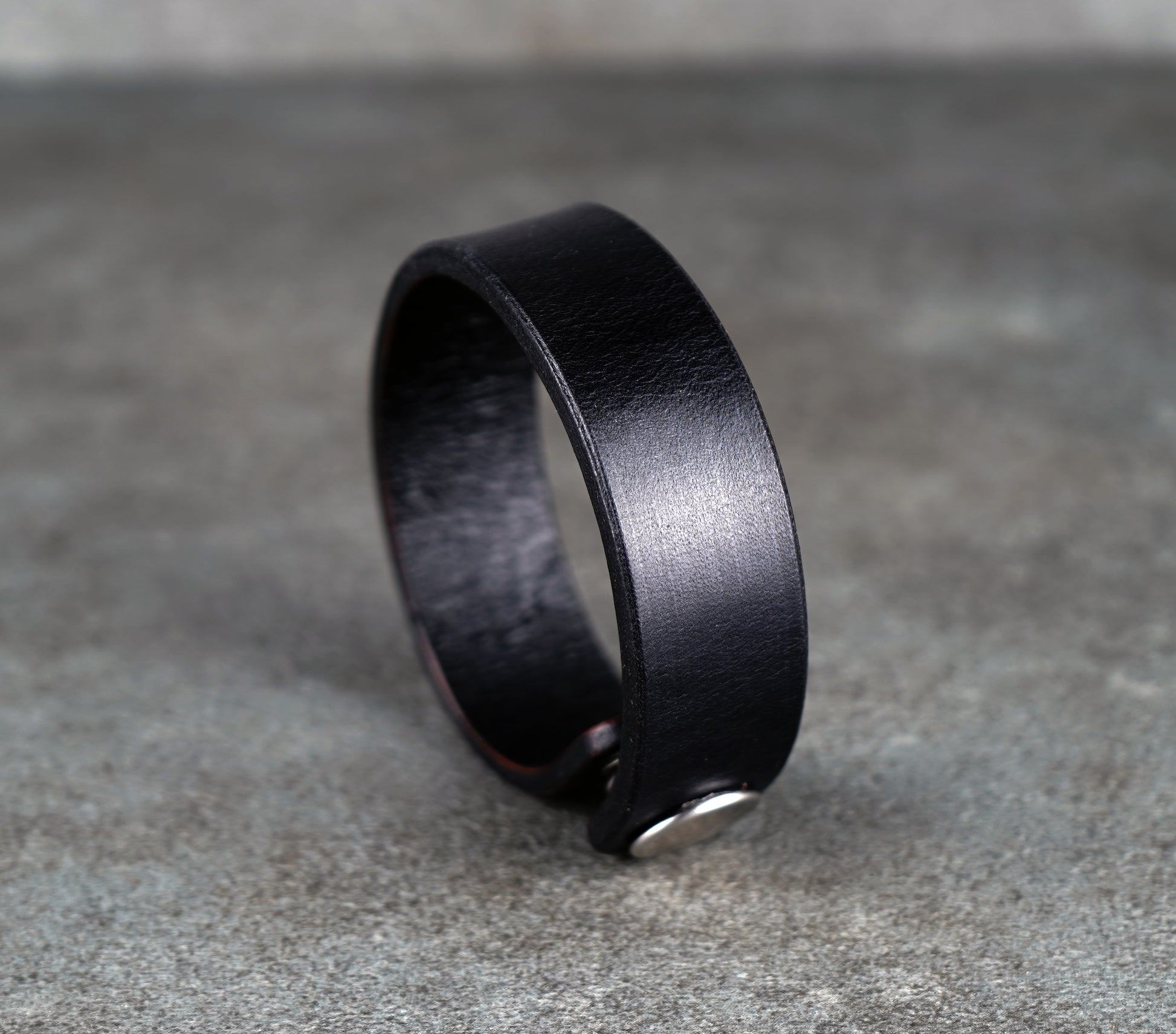 classic black leather cuff 2cm handmade premium leather
