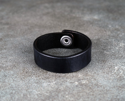 classic black leather cuff 2cm handmade premium leather
