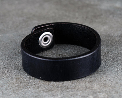 classic black leather cuff 2cm handmade premium leather
