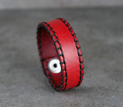 Red Leather Bracelet – Handcrafted Vegetable‑Tanned Wrist Accessory