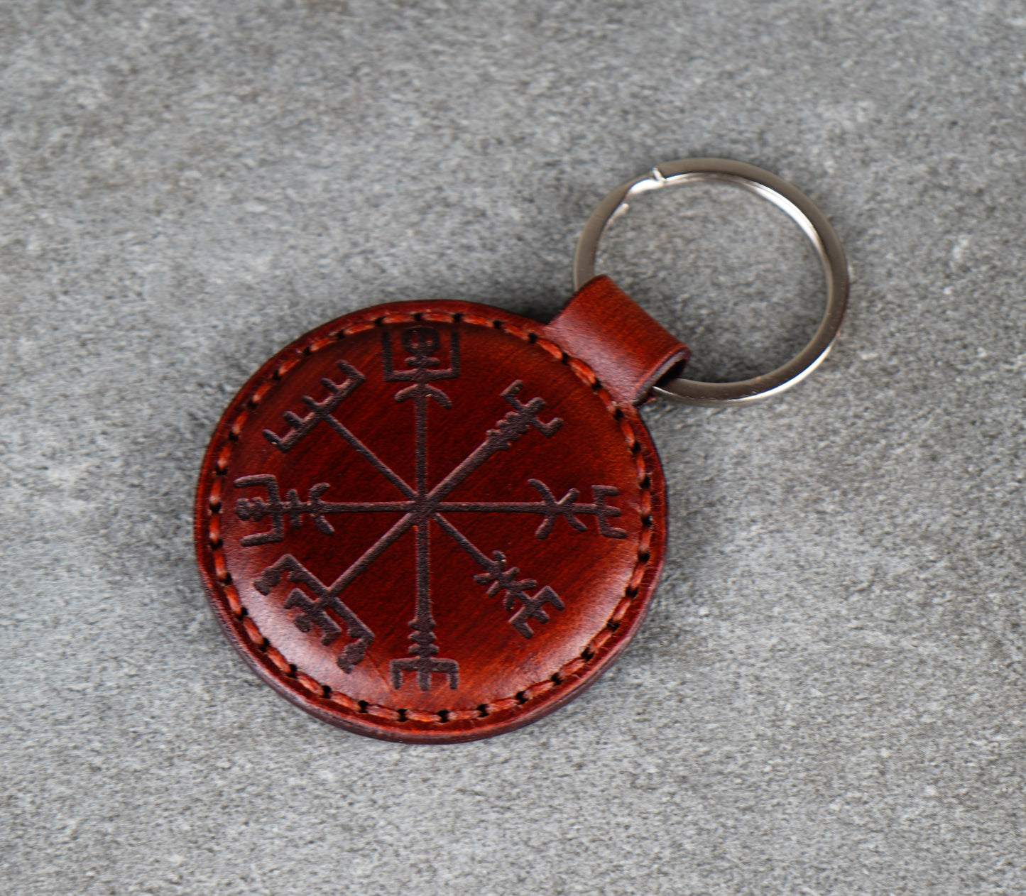 Brown Vegvisir Leather Keychain – Handcrafted Vegetable‑Tanned Leather Accessory