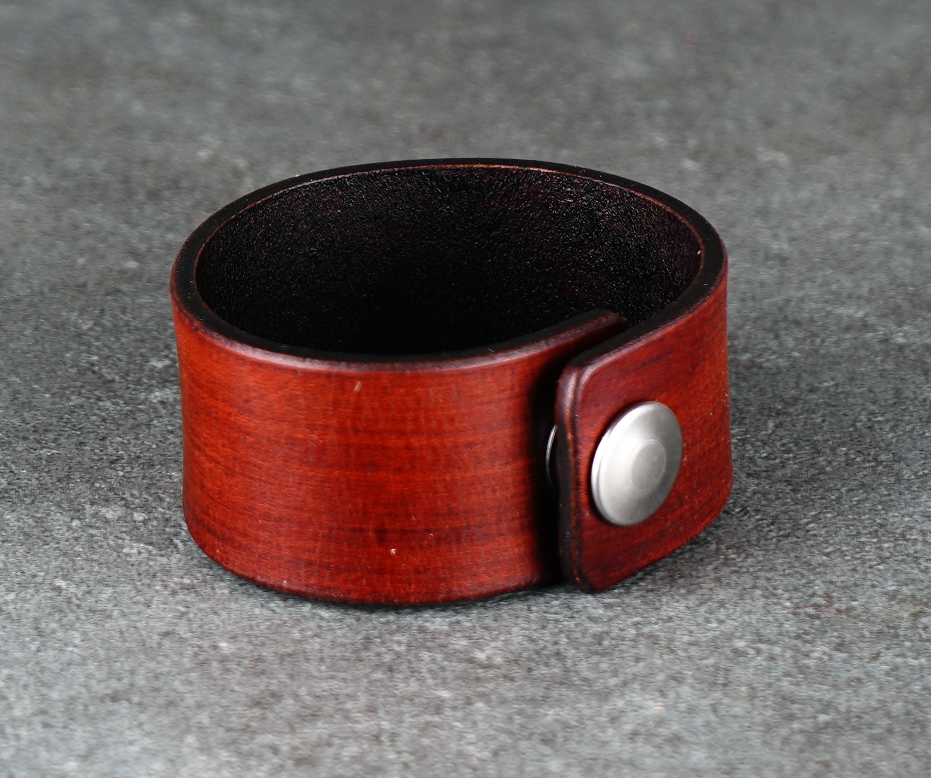 Brown Jolly Roger leather bracelet crafted from high‑quality leather