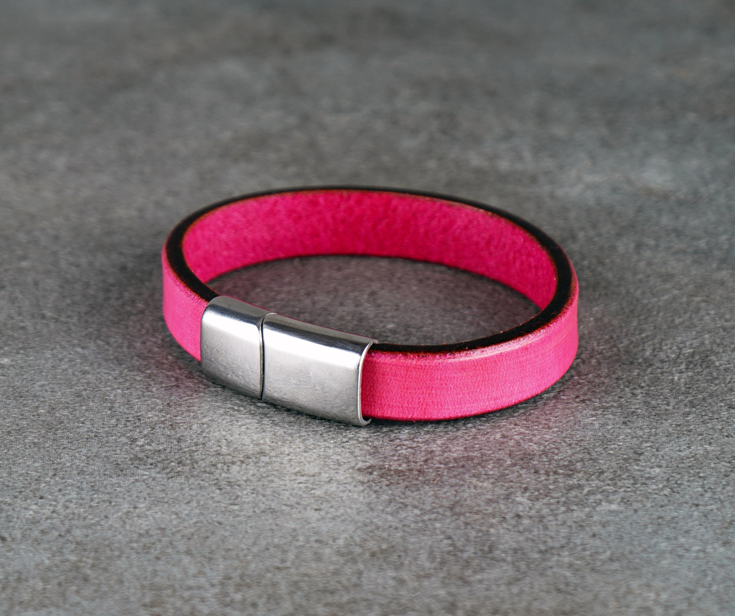 Pink Leather Bracelet – Handcrafted Vegetable‑Tanned Wrist Accessory