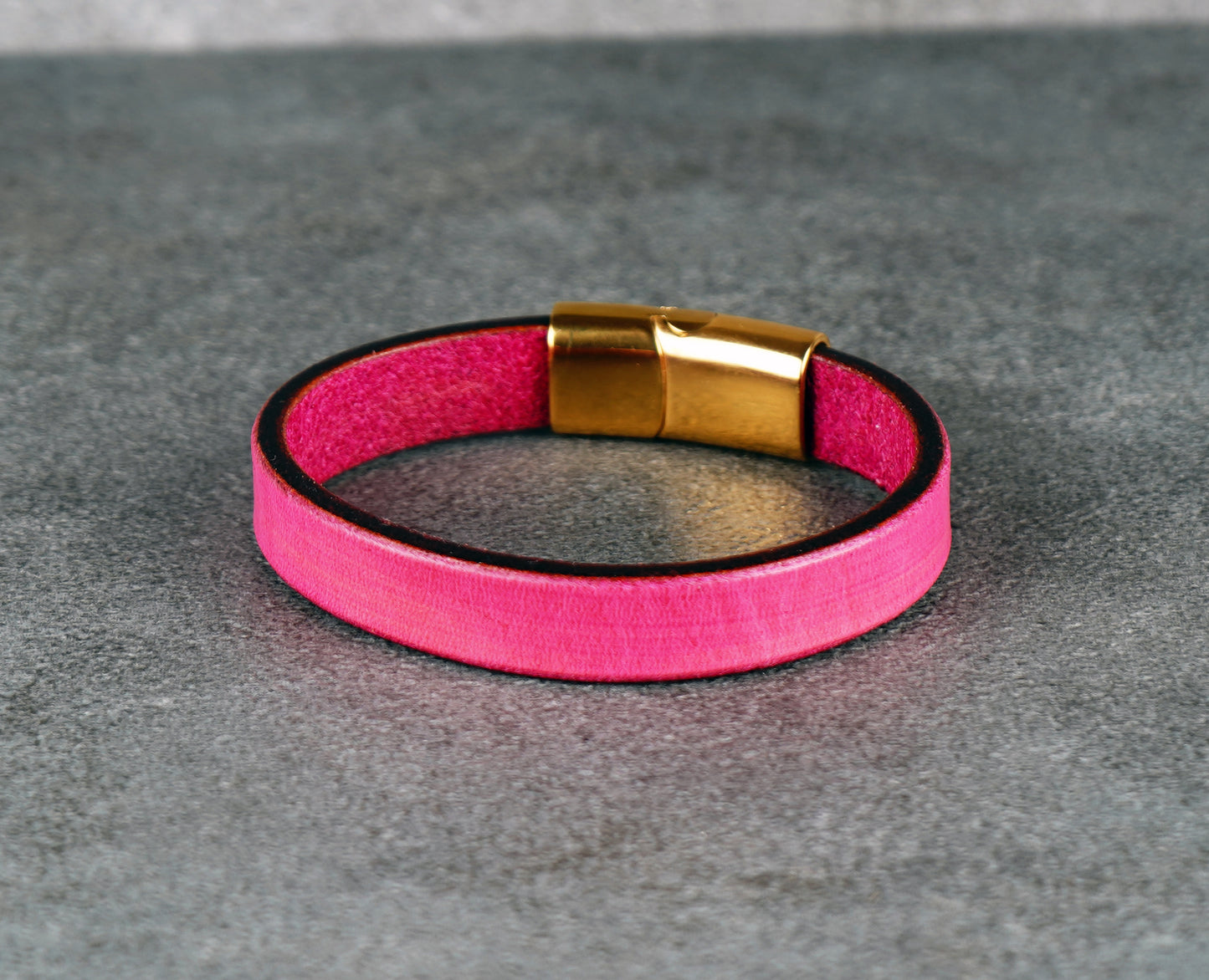 Pink Leather Bracelet – Handcrafted Vegetable‑Tanned Wrist Accessory