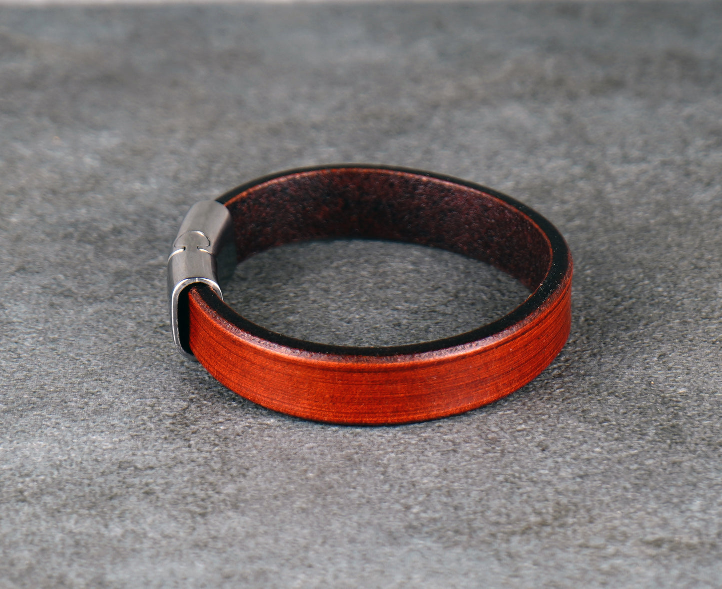 Brown Leather Bracelet – Handcrafted Vegetable‑Tanned Wrist Accessory
