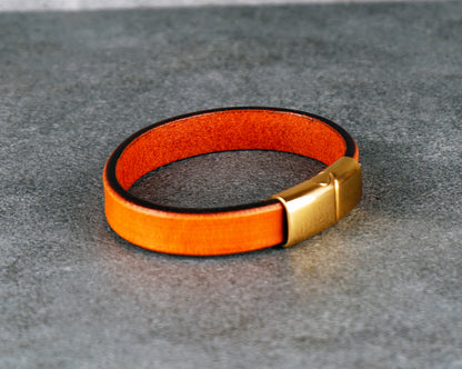 Orange Leather Bracelet with Metal Clasp – Handcrafted Vegetable‑Tanned Wrist Accessory
