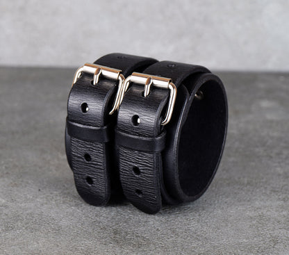 Black Leather Bracelet – Handmade Vegetable‑Tanned Wrist Accessory