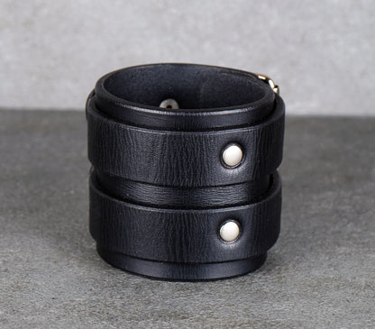 Black Leather Bracelet – Handmade Vegetable‑Tanned Wrist Accessory