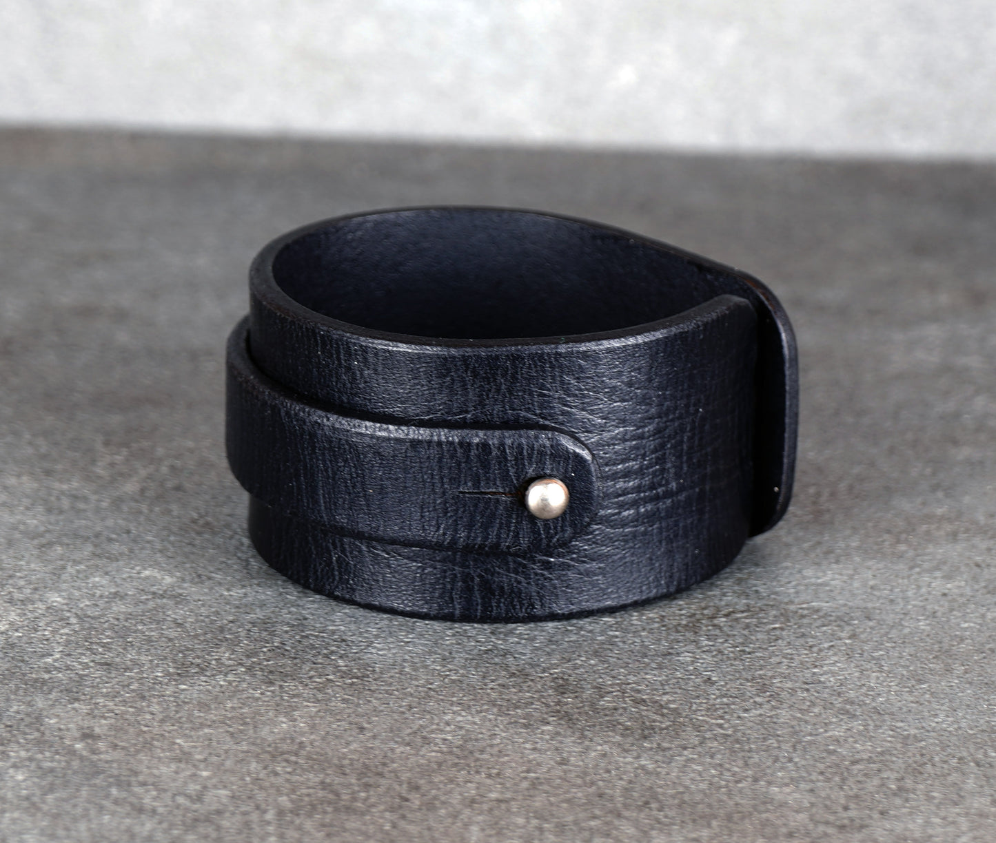 Black Leather Bracelet – Handcrafted Minimalist Veg-Tan Cuff