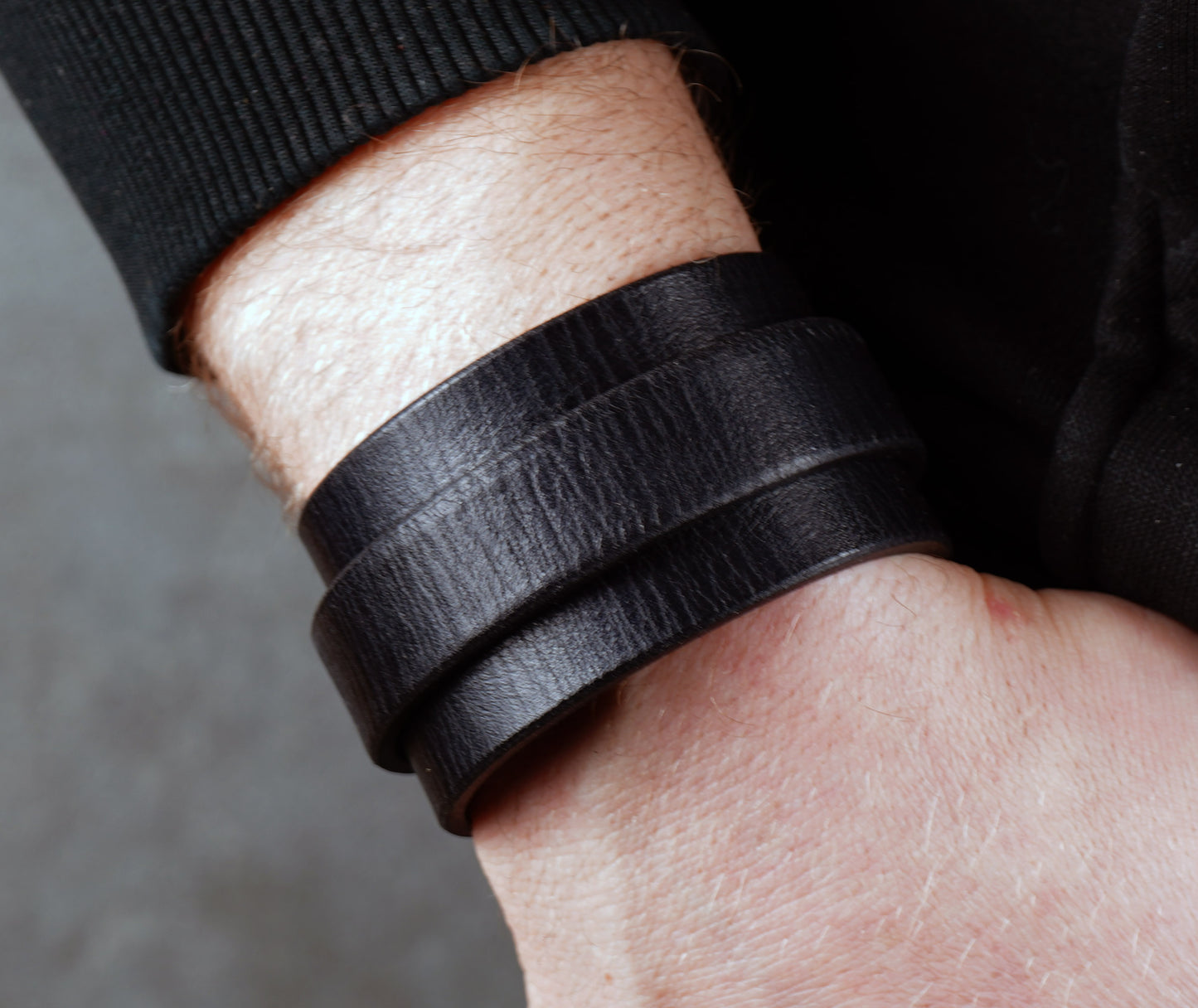 Black Leather Bracelet – Handcrafted Minimalist Veg-Tan Cuff