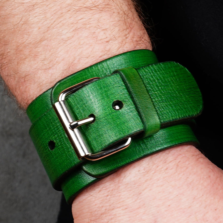 Green leather wrist cuff bracelet with silver buckle, handmade adjustable leather wristband for men, minimalist genuine leather accessory in emerald green
